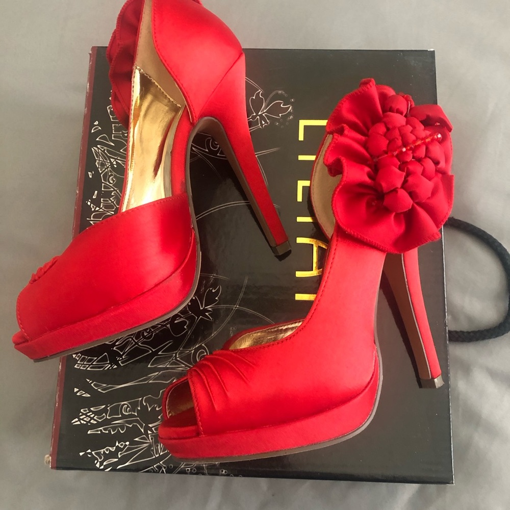Heels - Picture 2 of 3